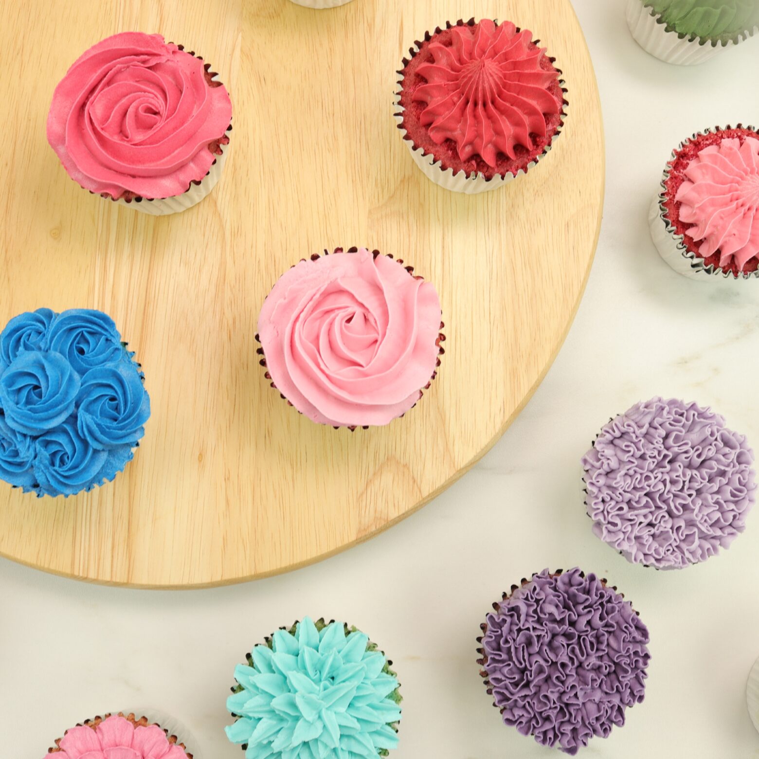 liquid-food-colours-various-cupcakes-02
